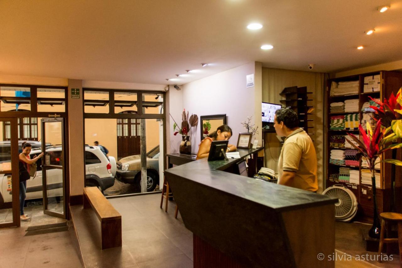 Hotel Dona Carmen Retalhuleu Esterno foto