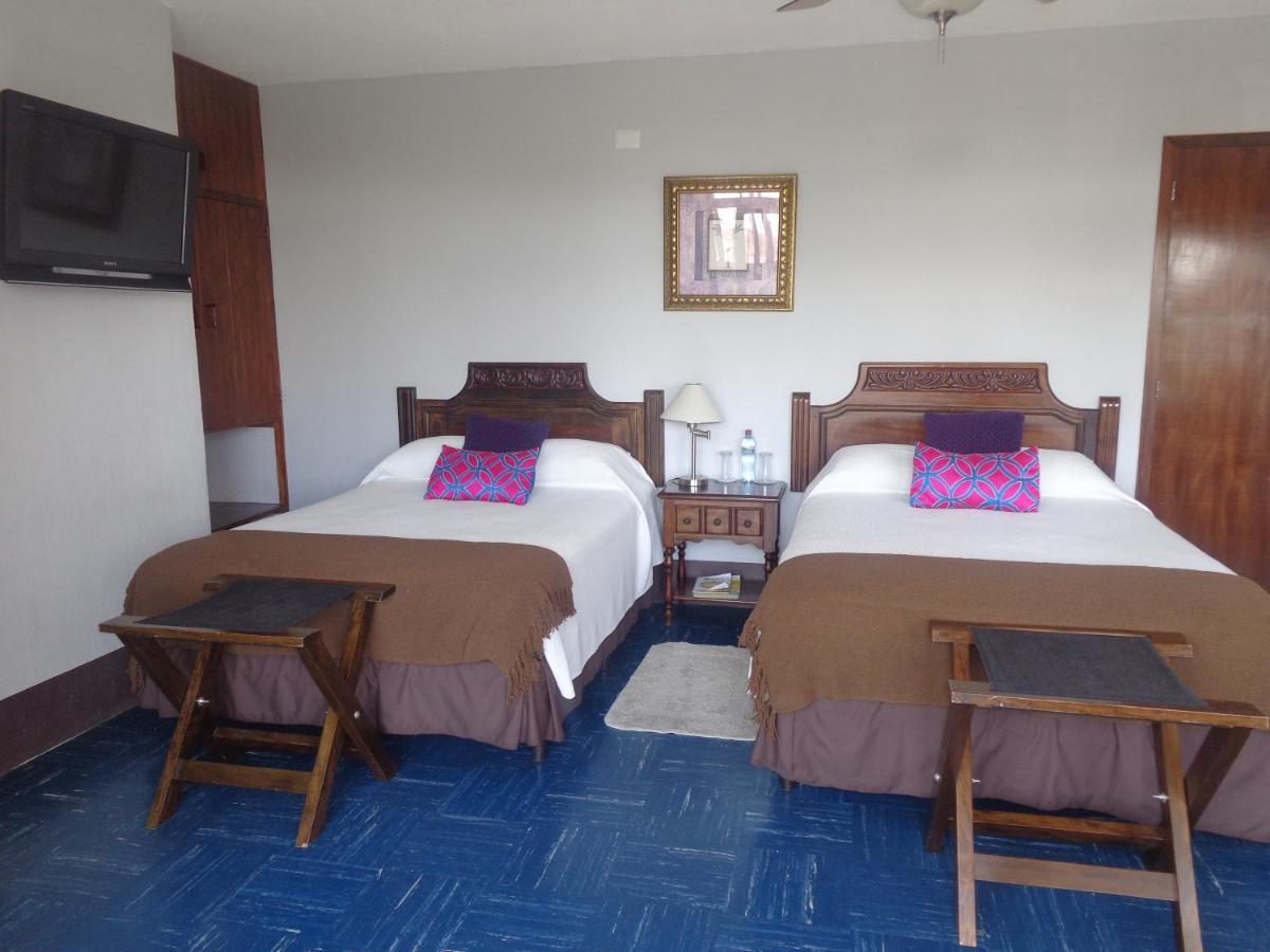 Hotel Dona Carmen Retalhuleu Esterno foto
